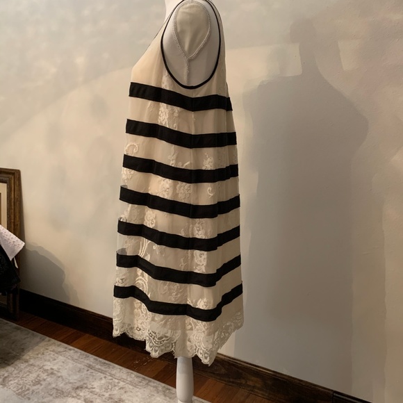 BCBGMaxAzria Lace Dress Striped - Picture 5 of 15